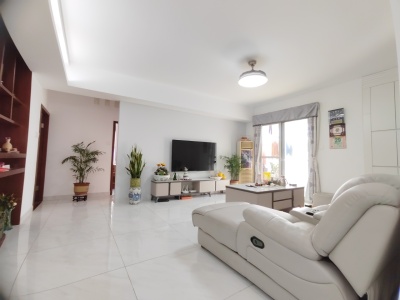 南北通透,次新小区,黄金地段,楼层好,采光很棒,性价比高