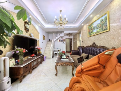 紧邻地铁口,广兴源圣拿威，稀缺小房型双南房