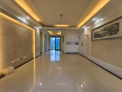 绿海湾花园 4室2厅2卫 1,900万 