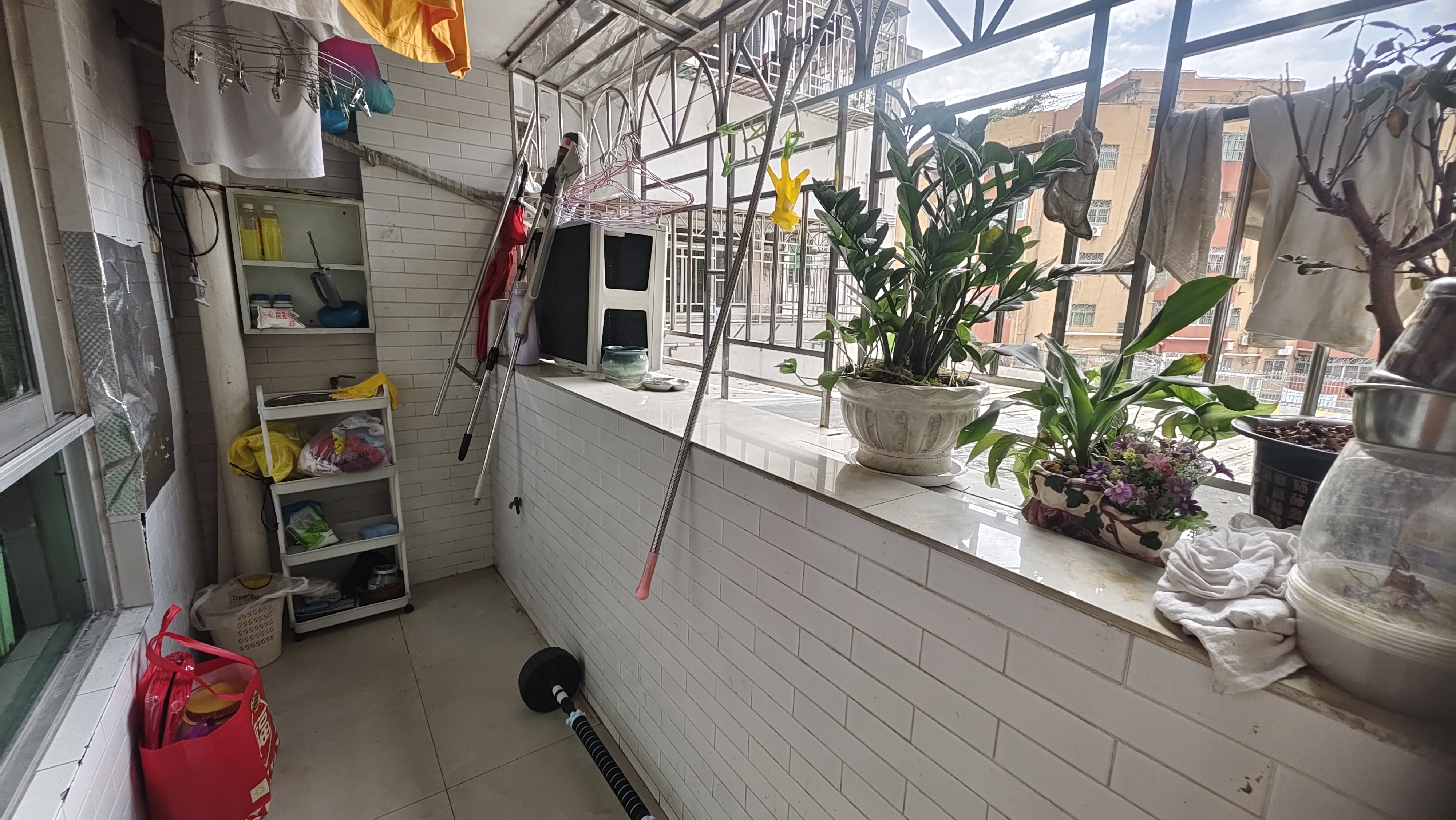 西丽居委综合楼