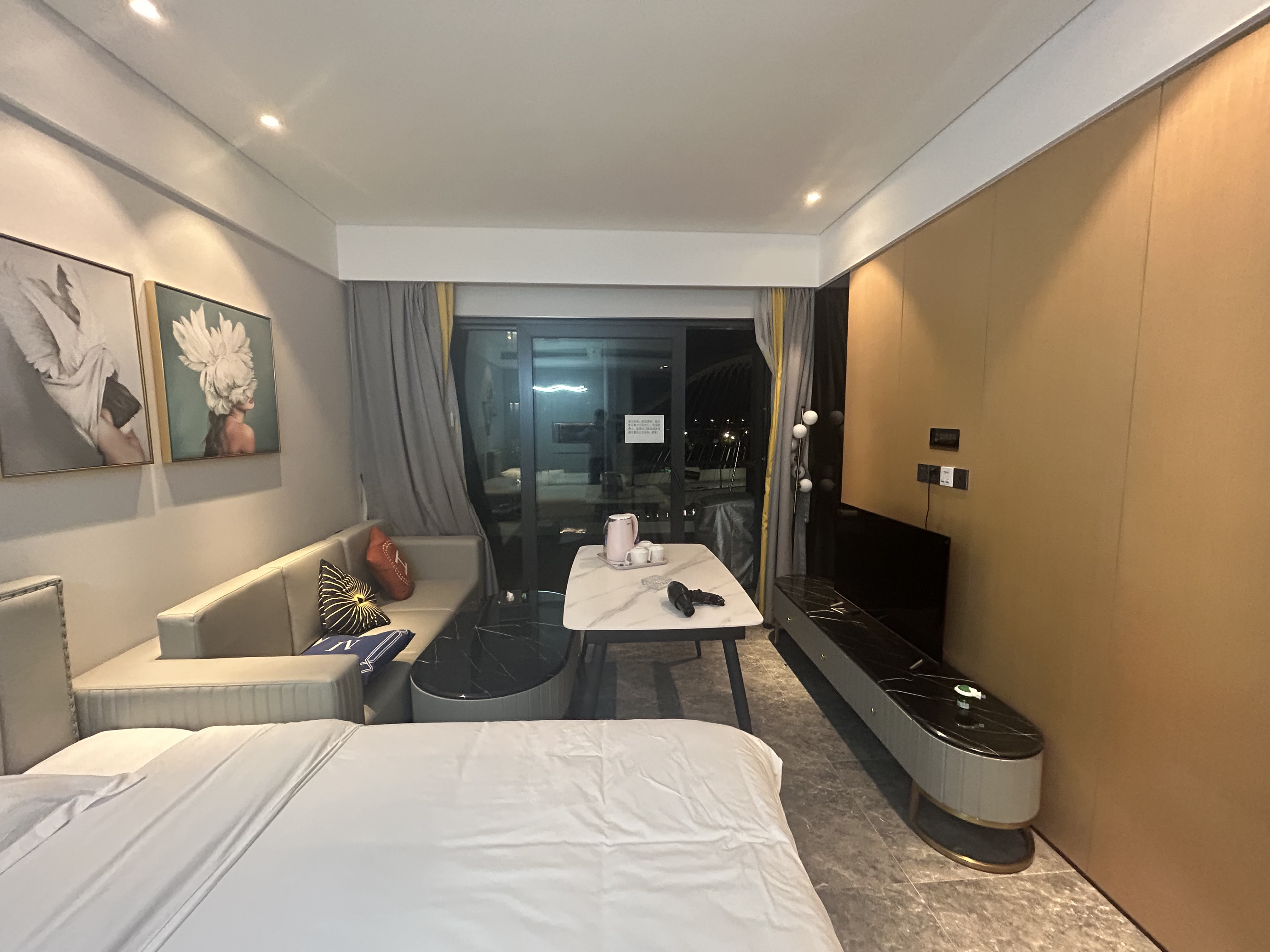 会展湾南岸广场