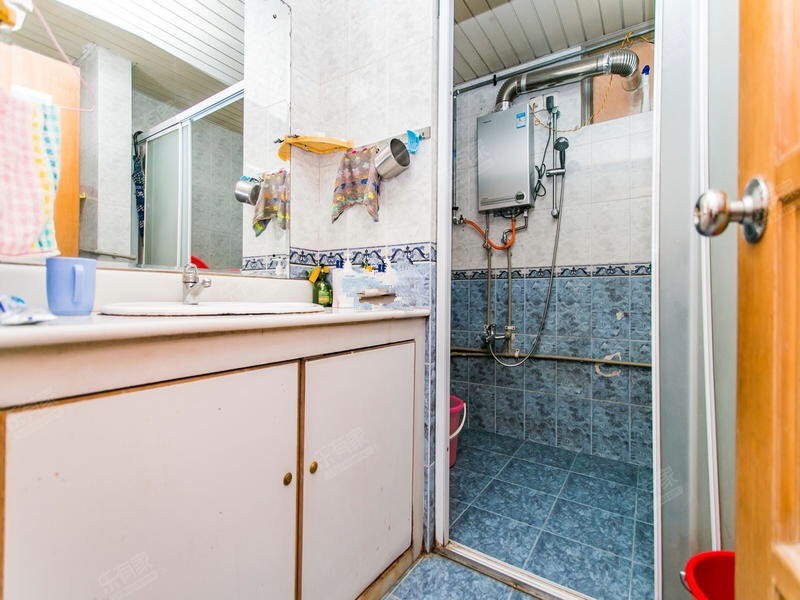 景鹏大厦 3室2厅2卫 588万 