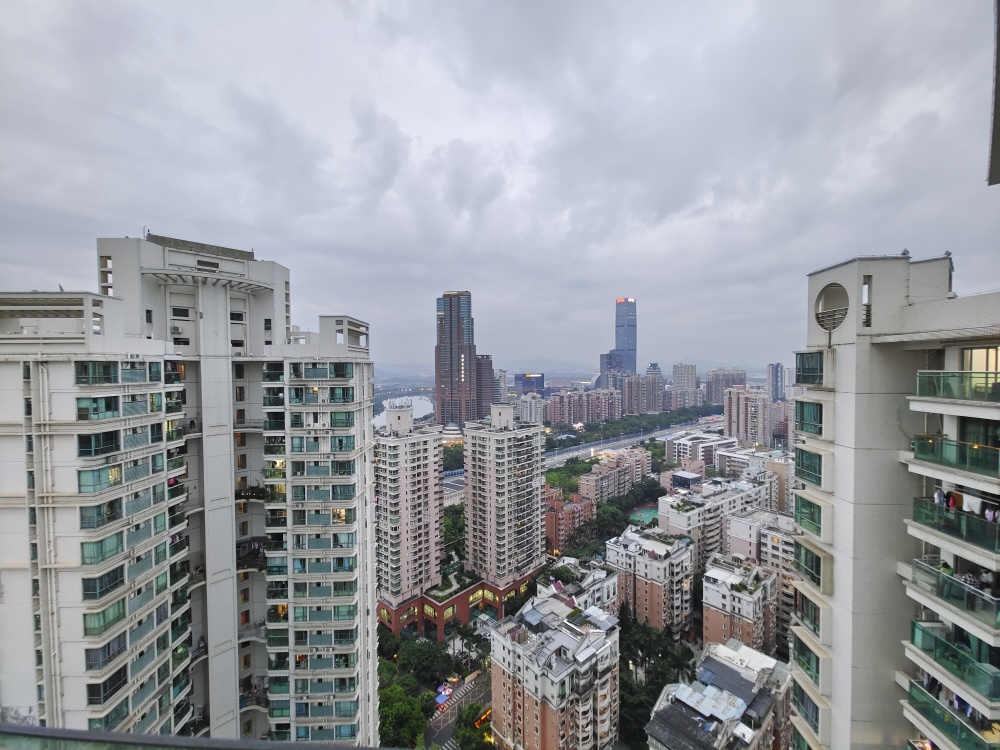 骏皇名居