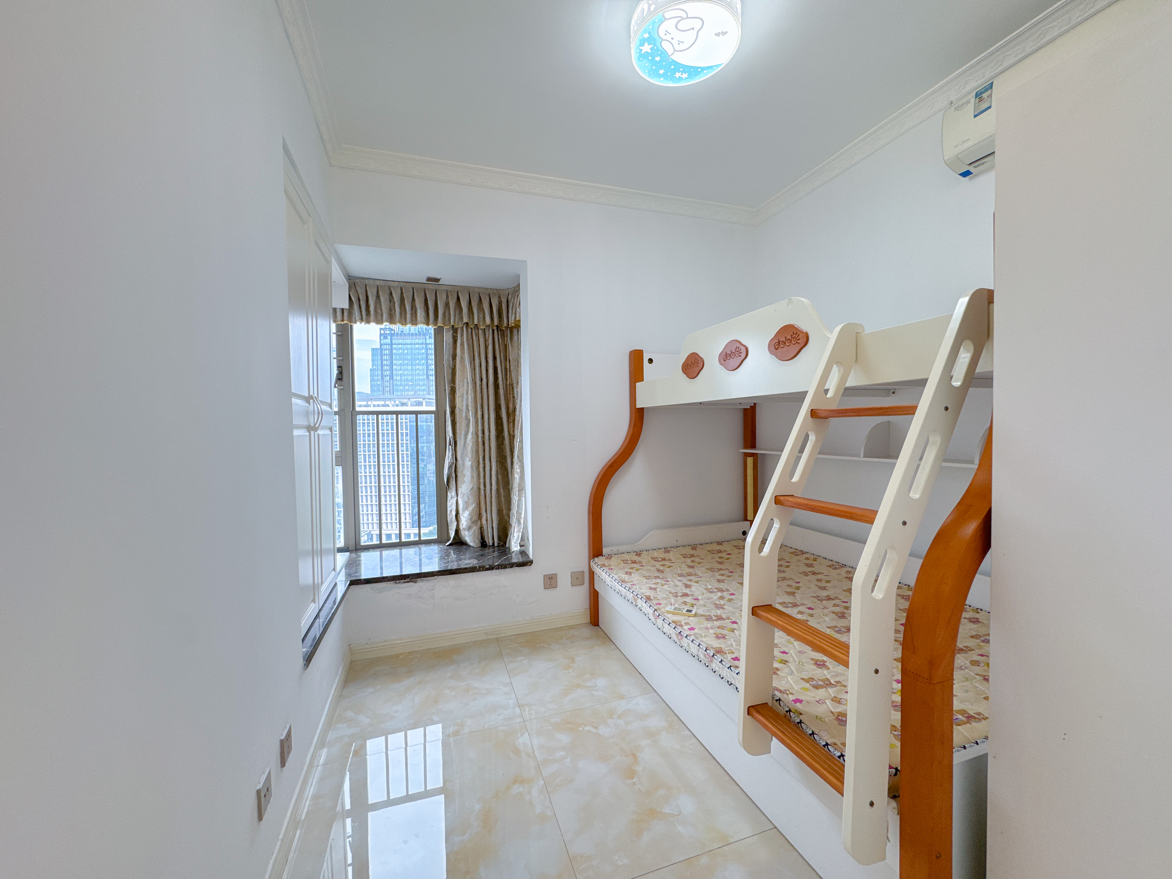 皇御苑五期廊桥花园