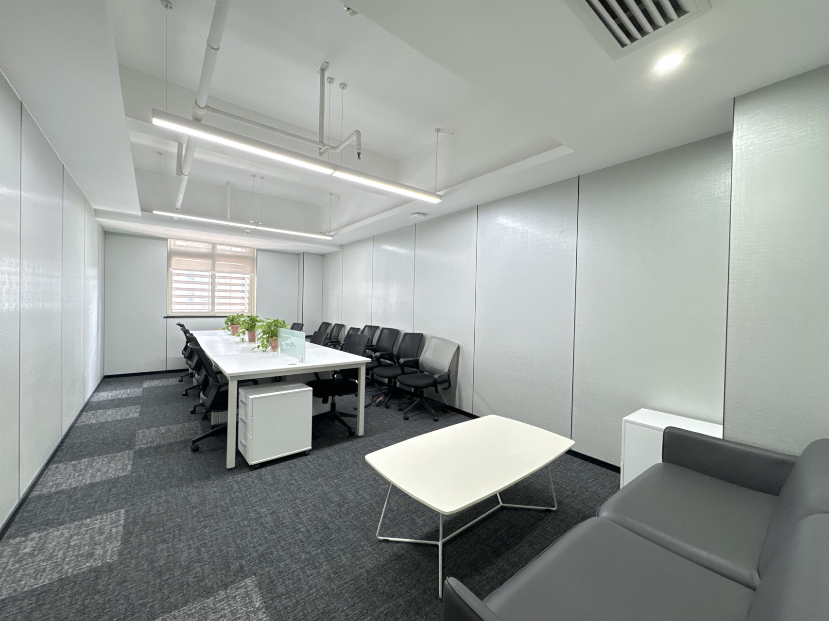 高新区科技三路汇豪树中心，性价比超高小户型办公室