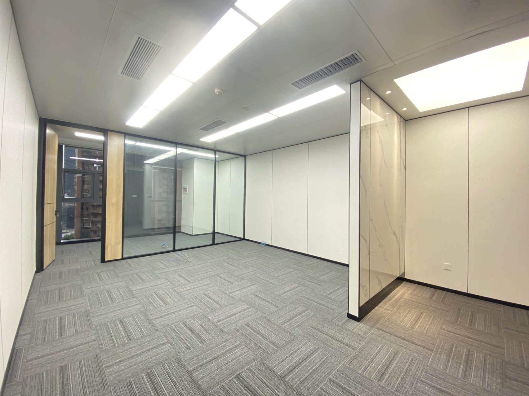 三阳路铂仕汇国际广场90㎡，1+1格局，租金含物业空调8K全包