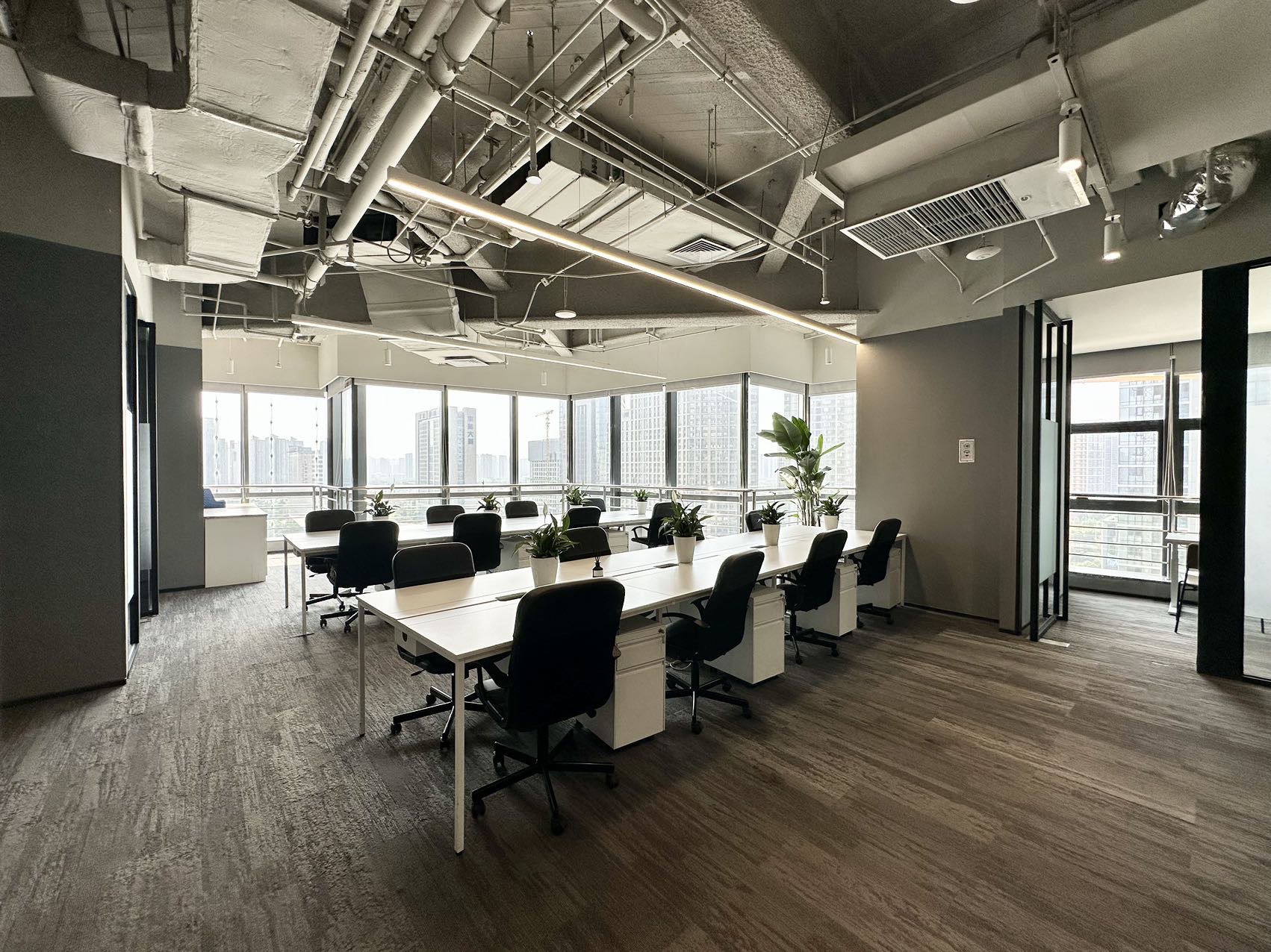 高新区锦业路中铁西安中心300平精装