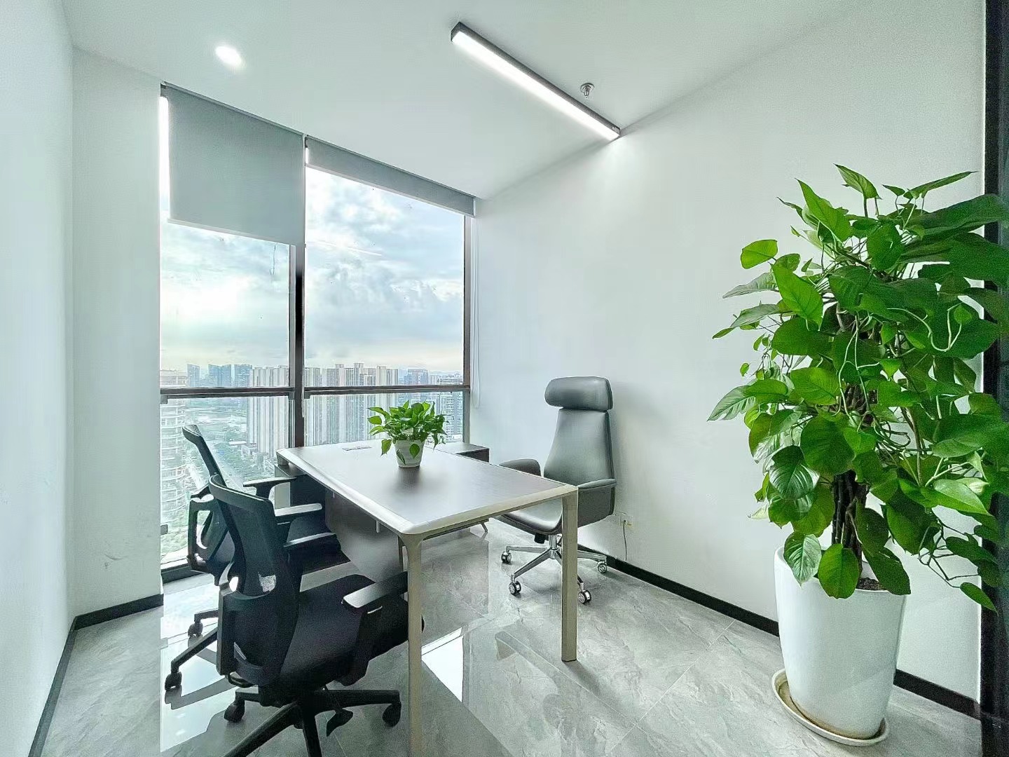 东方希望天祥广场