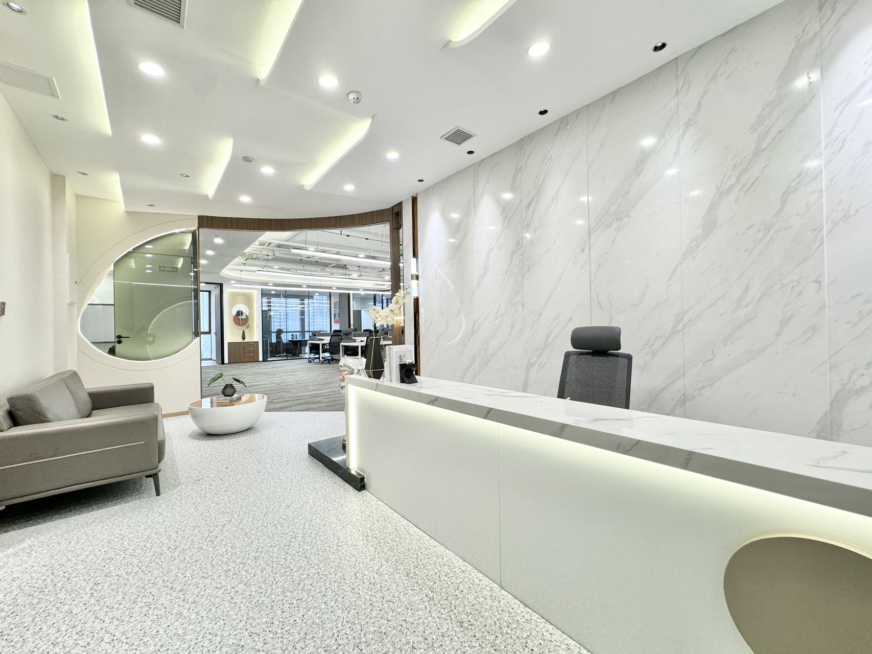 东方希望天祥广场