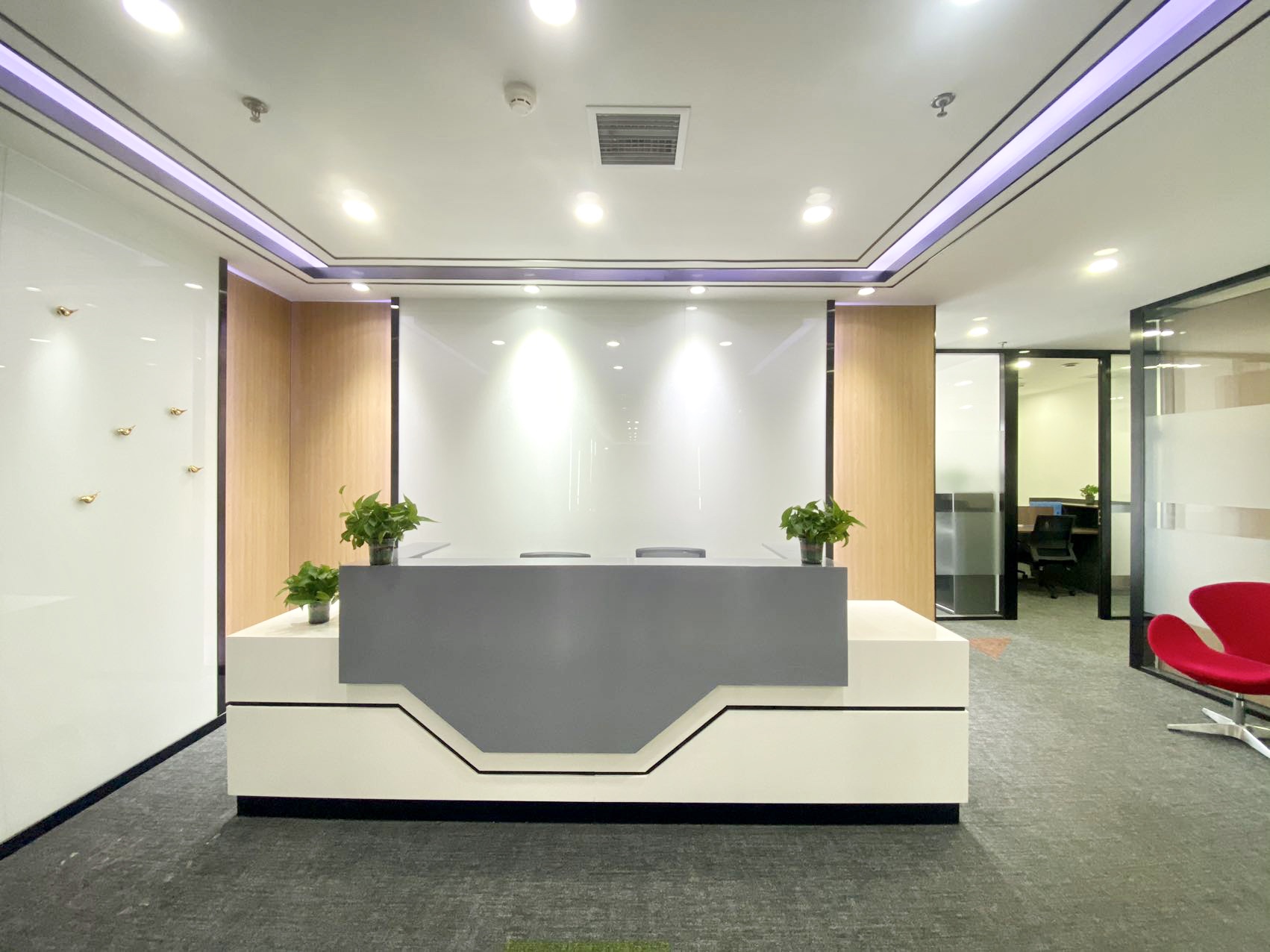 高新区科技路译创国际大厦300㎡精装带家私办公室出租