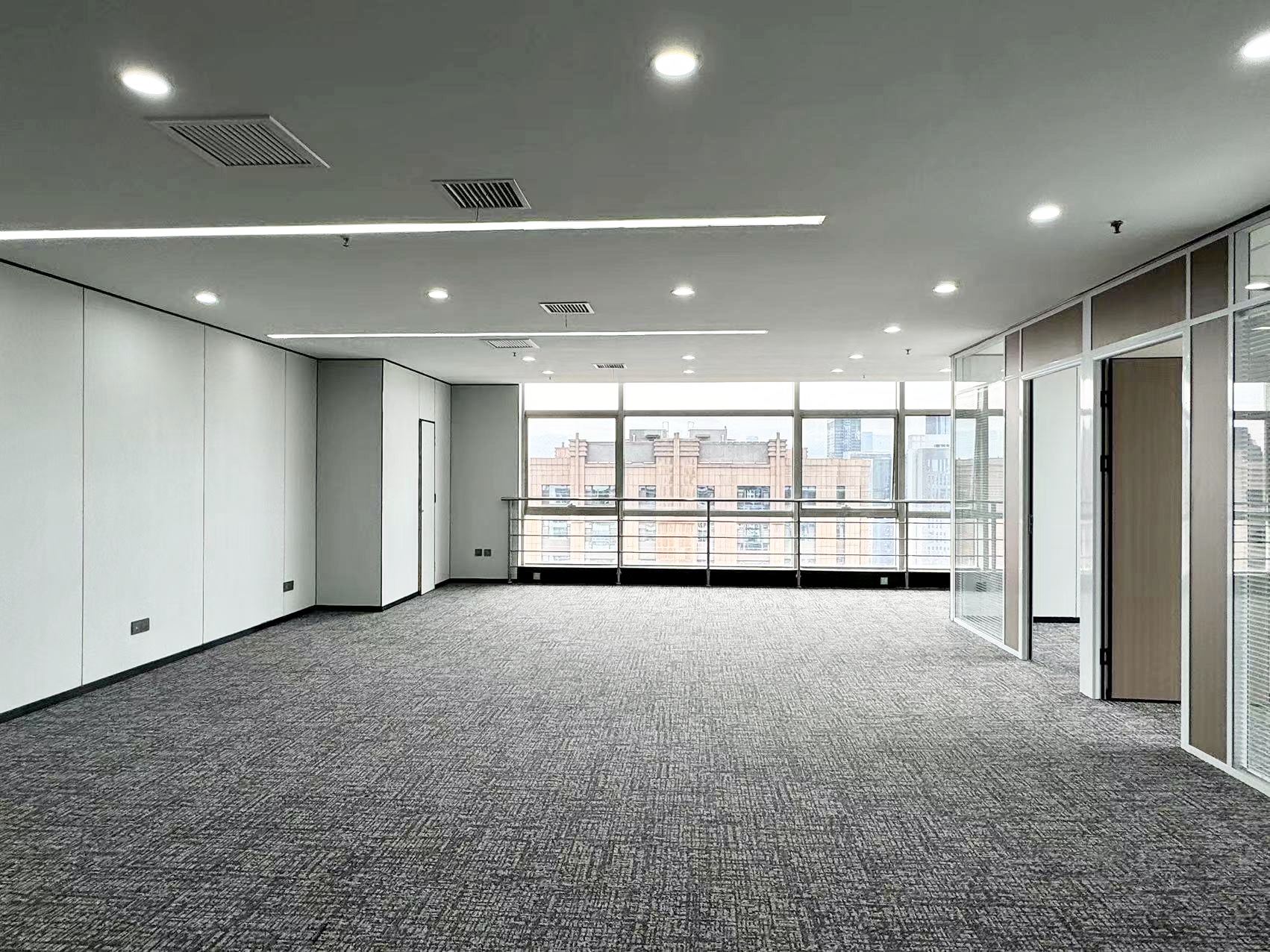 高新区科技路创业广场全新精装256㎡办公室出租