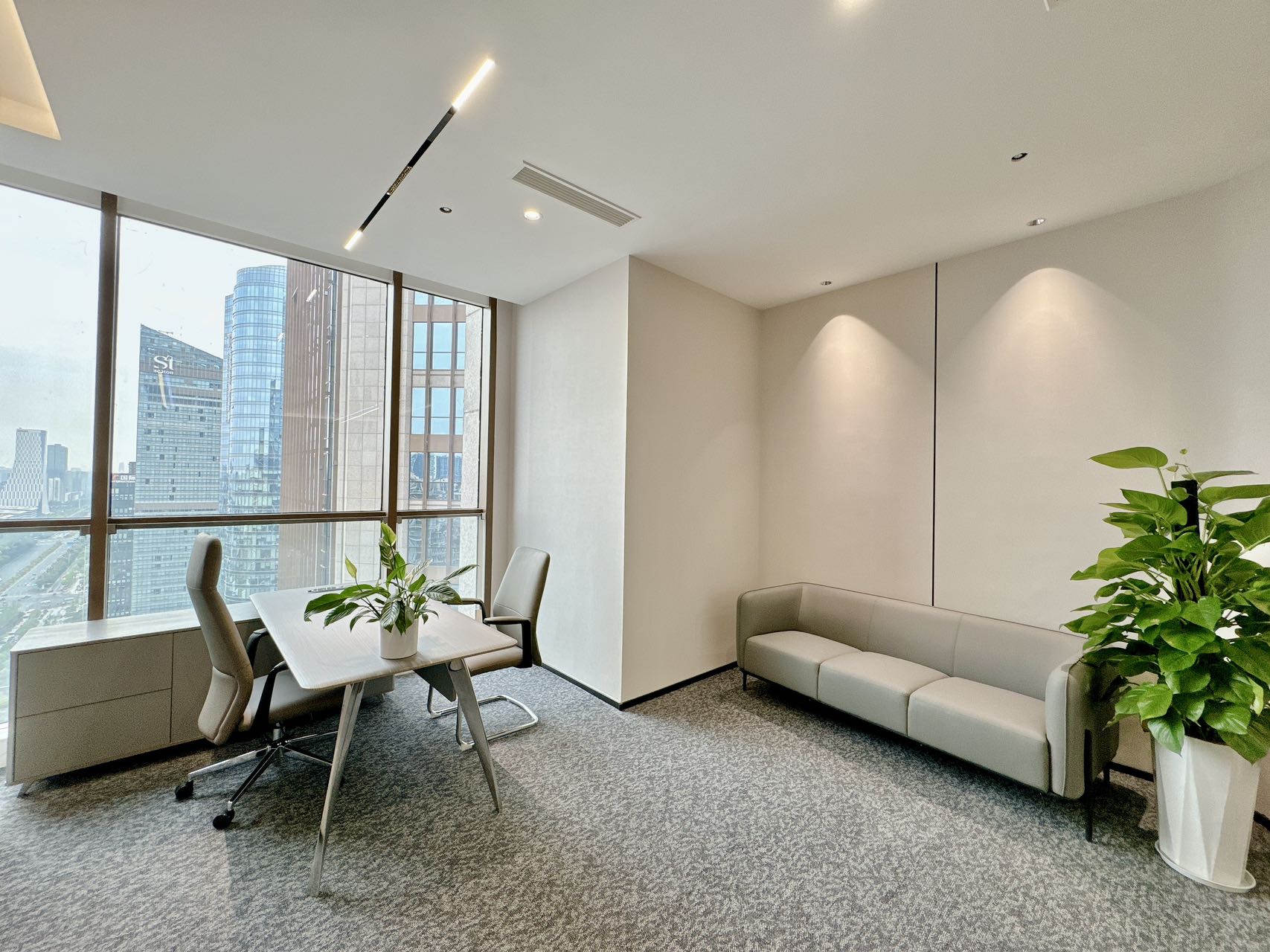 东方希望天祥广场