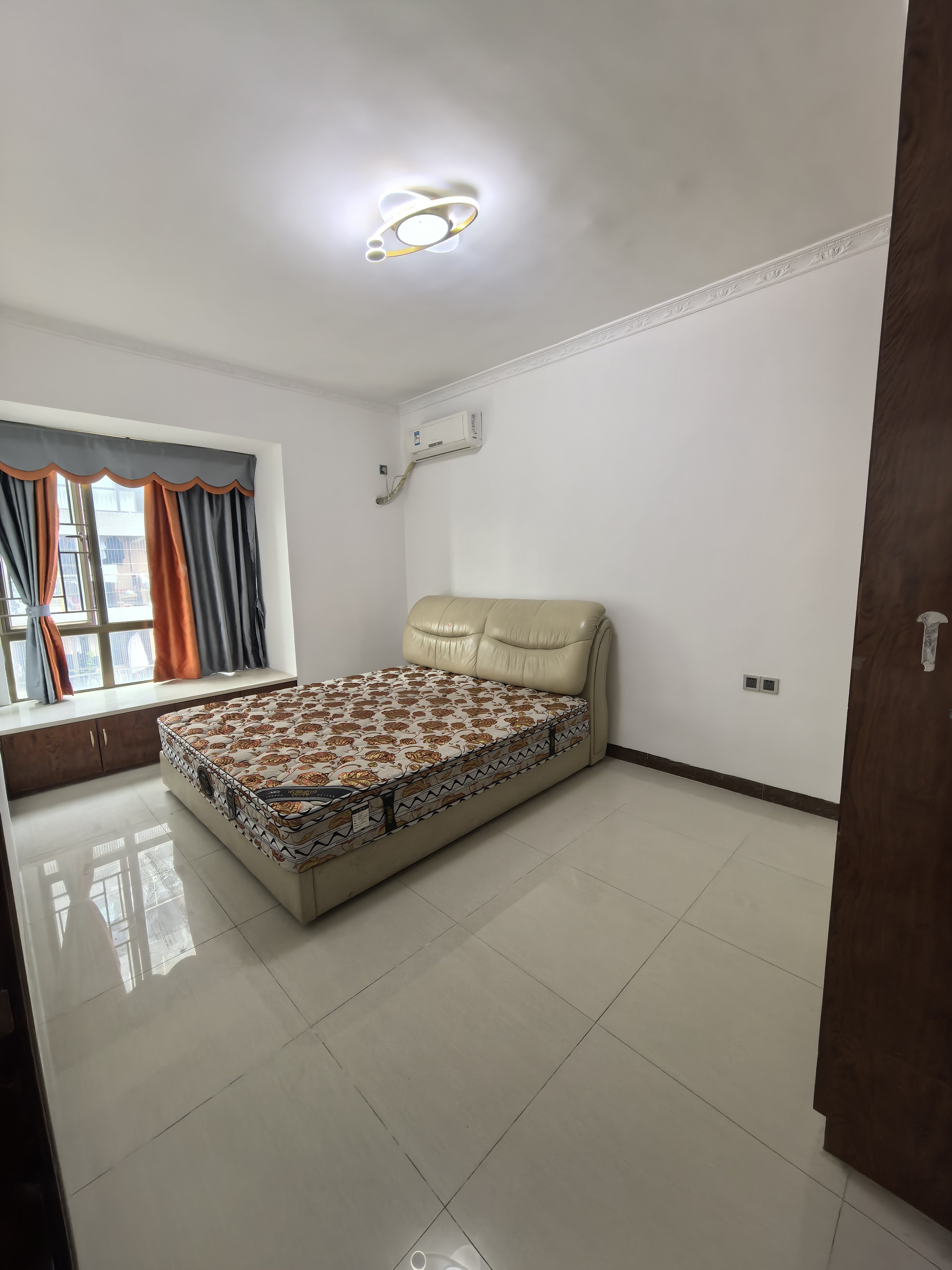 御溪城 3室2厅1卫 130万 视频房